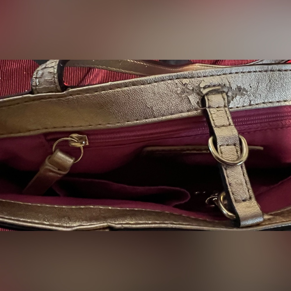 Matching Coach Poppy Purse, Wristlet, and wallet! With hang tag as well! - Picture 10 of 16